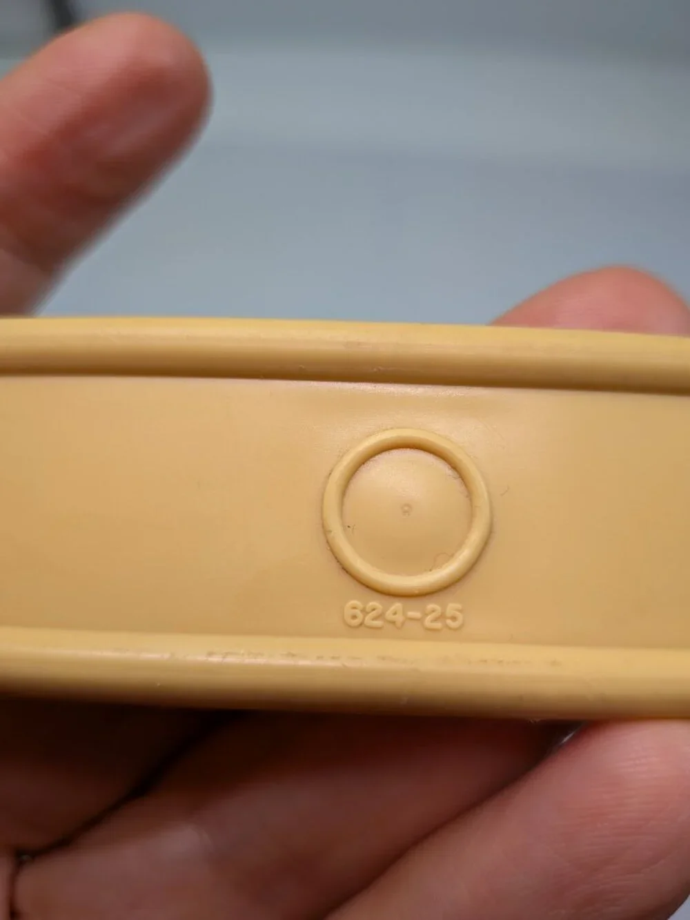 Vintage Tupperware Harvest Gold Cake Taker Carrier Handle Replacement 624-25